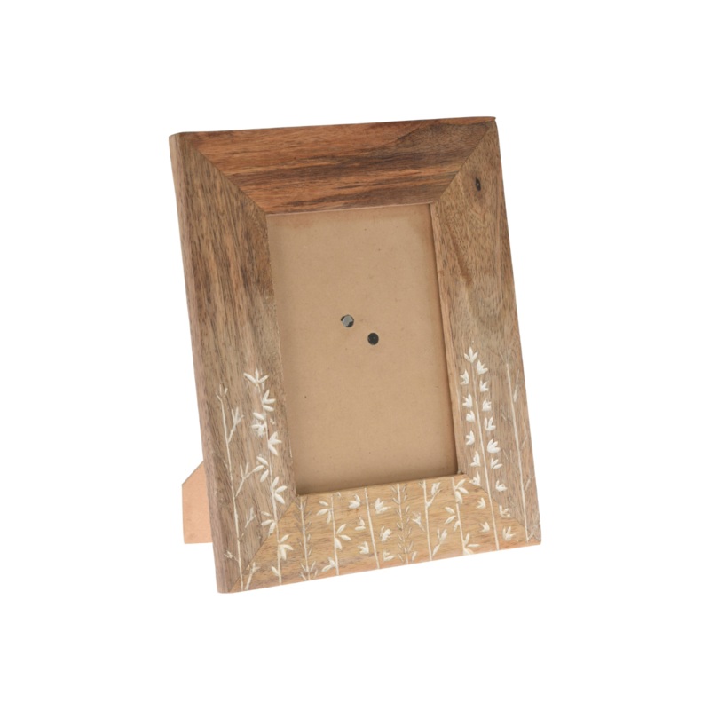 PHOTO FRAME WITH ENGRAVED DESIGN 22X27CM
