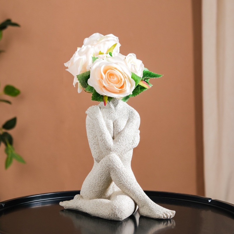 Embrace Vase Showpiece