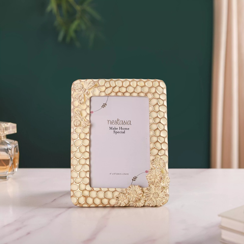 Small Honey Bee Gold Frame 7.5"x6"