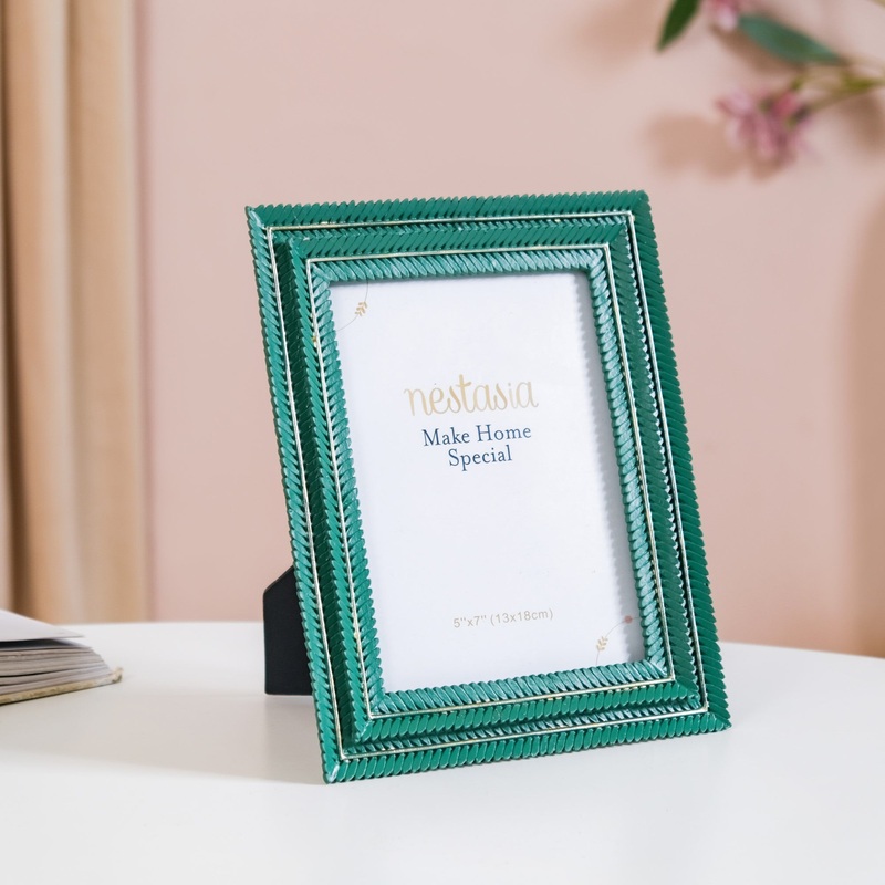 Chic Tropical Photo Frame 9"x7"