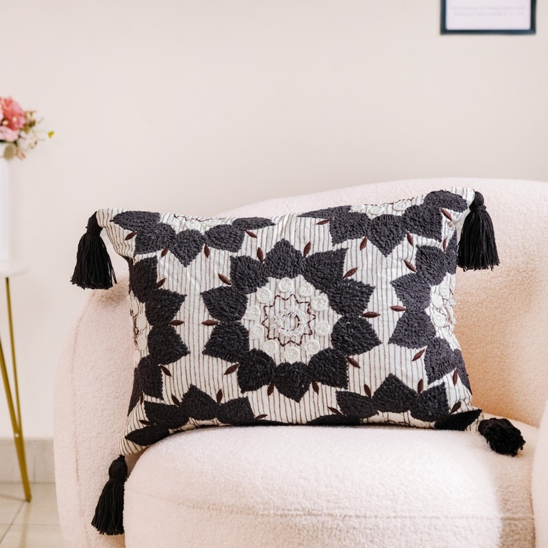 Embroidered Pattern Throw Cushion Cover 20x14 Inch