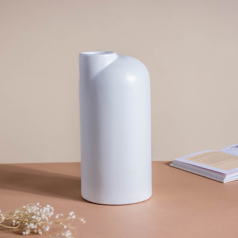 Flugen White Ceramic Vase