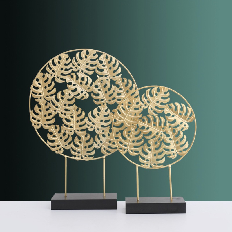 Golden Leaf Showpiece