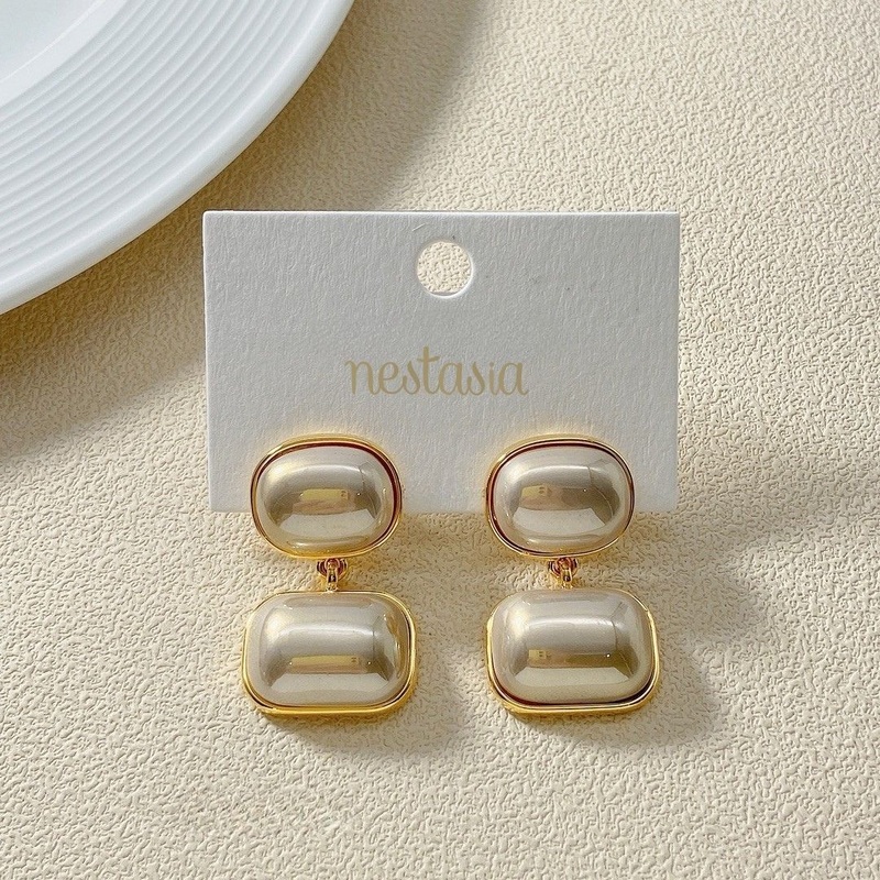 Vintage Ethereal Earrings Beige