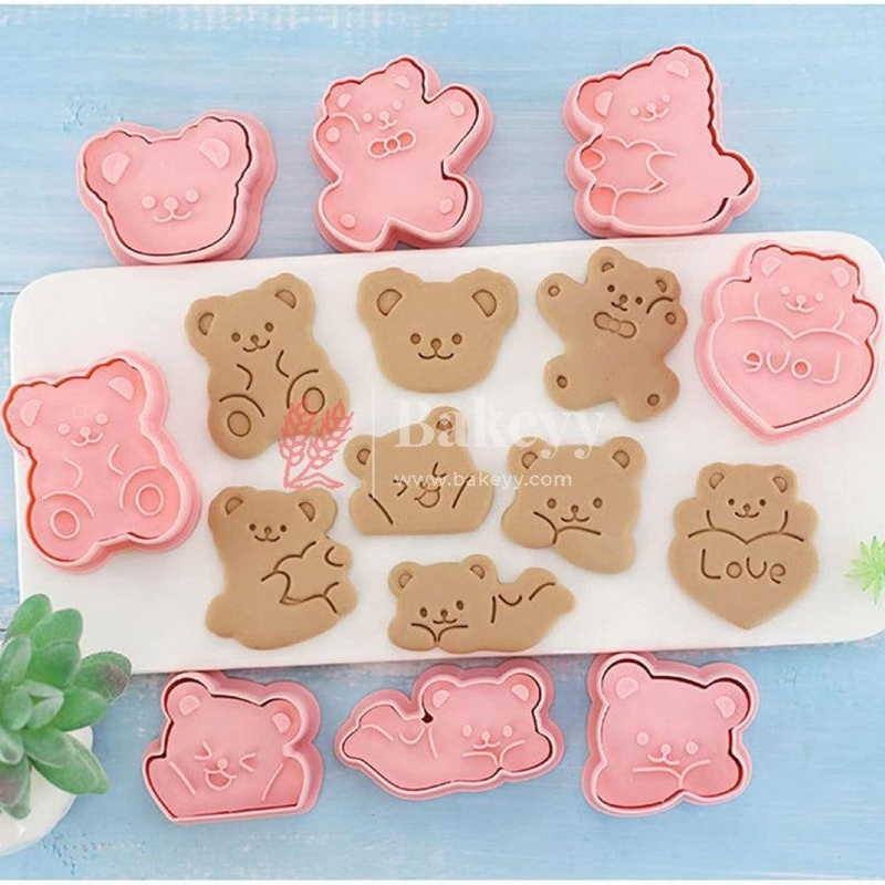 8 Piece Teddy Bear Cookie Cutters| Perfect for Baking Cookies and Biscuits and also DIY Clay and Art Decoratives